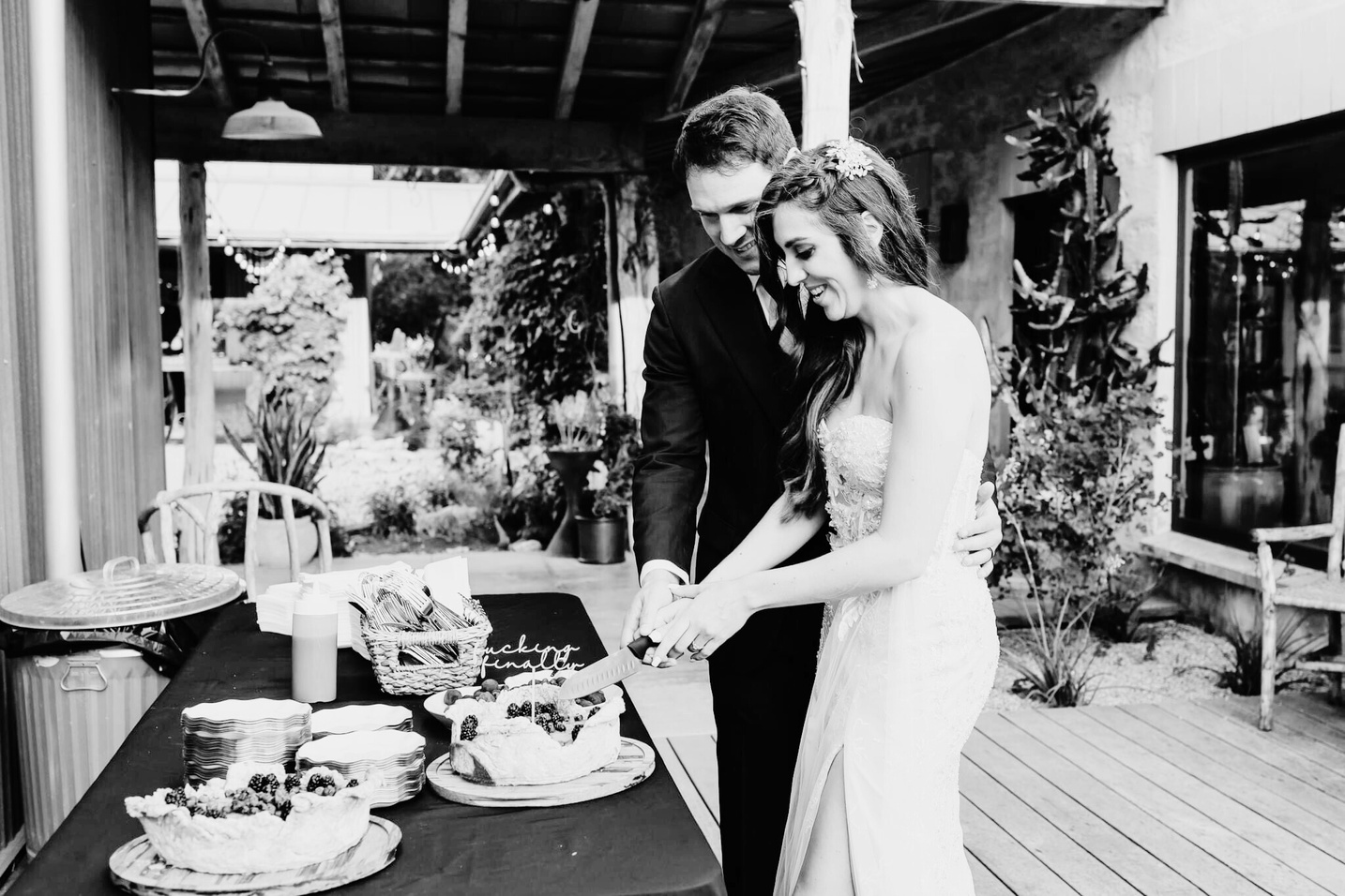 Bride
Groom
Wedding
Wedding Cake
Cut the cake
Wedding Planner
Wedding Party
Event Planner
Wedding Reception